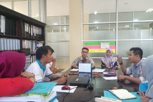 Menyusun Indikator Kemiskinan dalam Upaya Penanggulangan Kemiskinan Kabupaten Agam